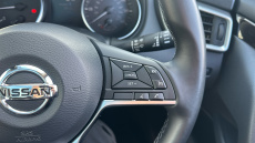 Nissan Qashqai 1.3 DiG-T N-Connecta 5dr [Glass Roof Pack] Petrol Hatchback